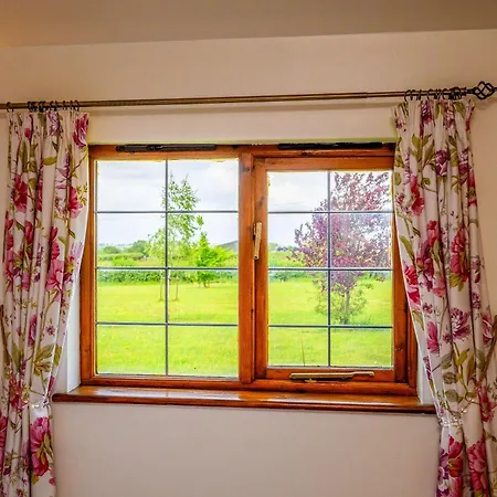 Siston Stables By Stae-homes