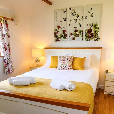 Siston Stables By Stae-homes