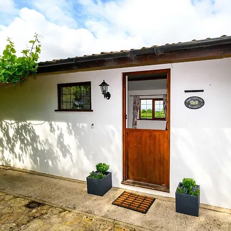 Siston Stables By Stae-homes *