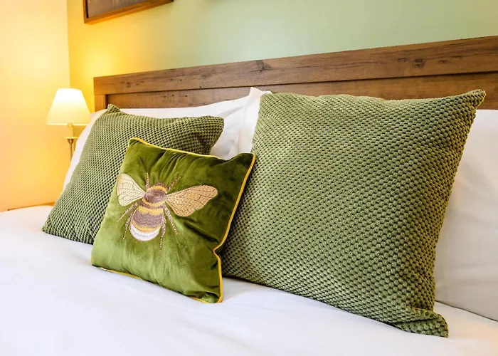 Siston Stables By Stae-homes *