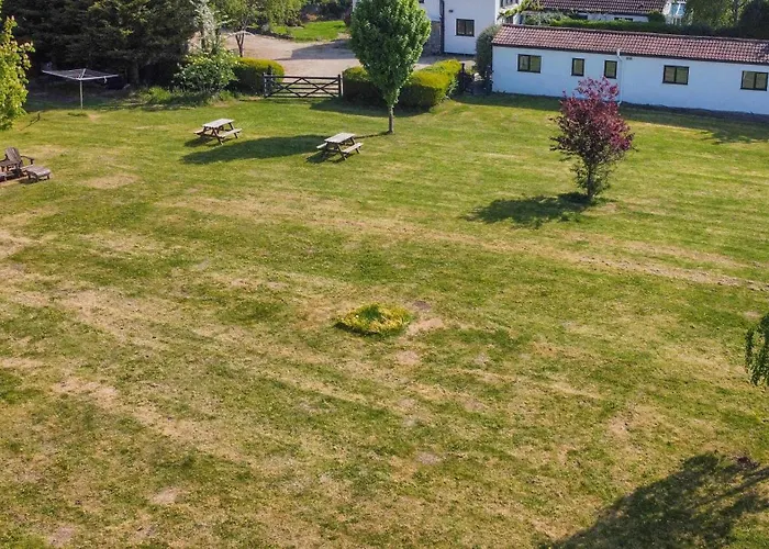 Мініготель Siston Stables By Stae-homes *